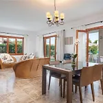 Villa Bugambilia